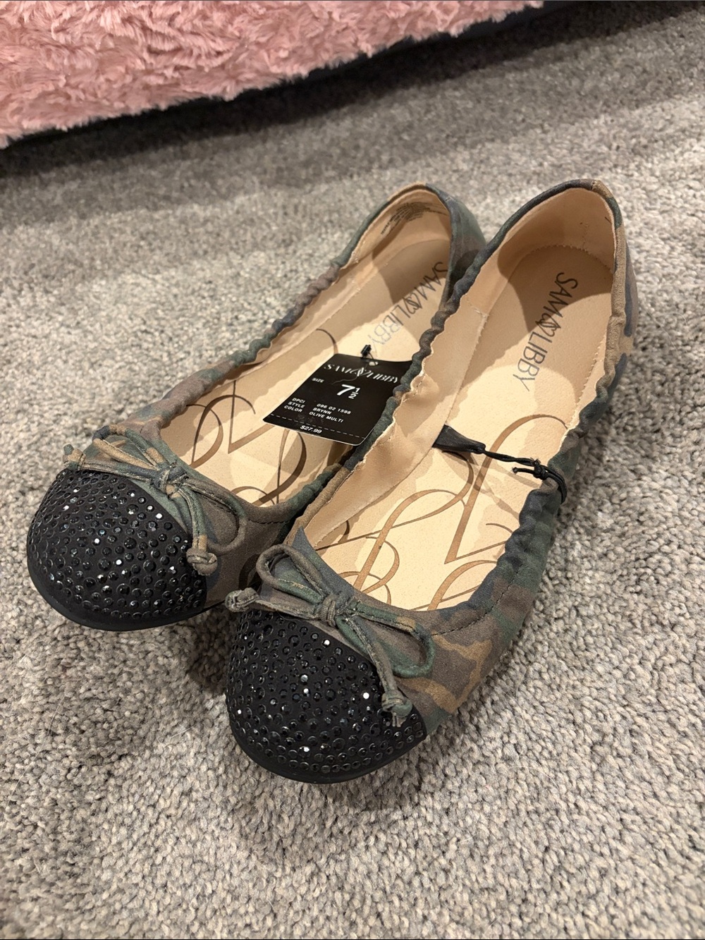 NWT camo flats
